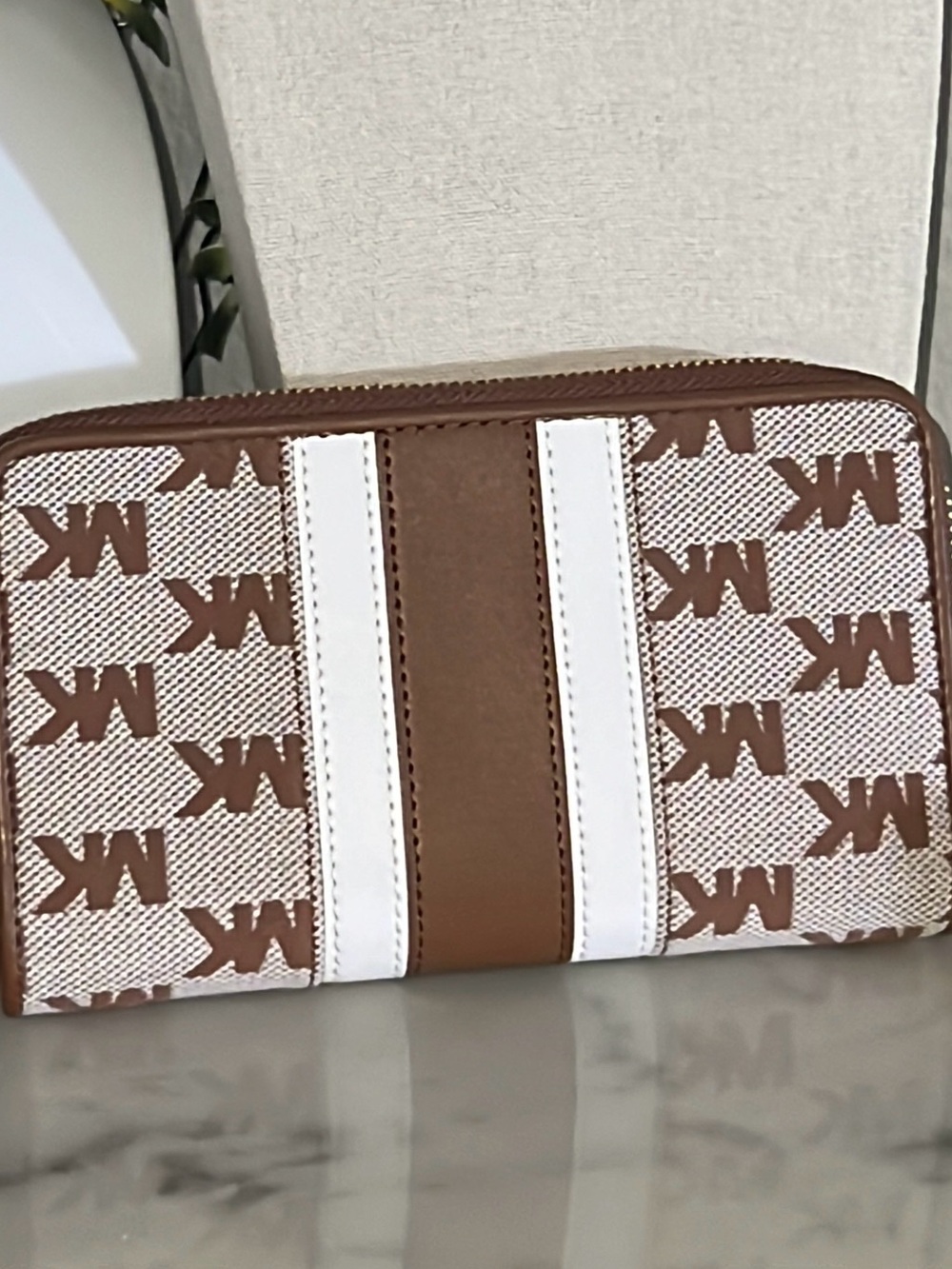 Michael Kors Jet Set Large Striped Logo Jacquard Wristlet Luggage - Picture 8 of 8